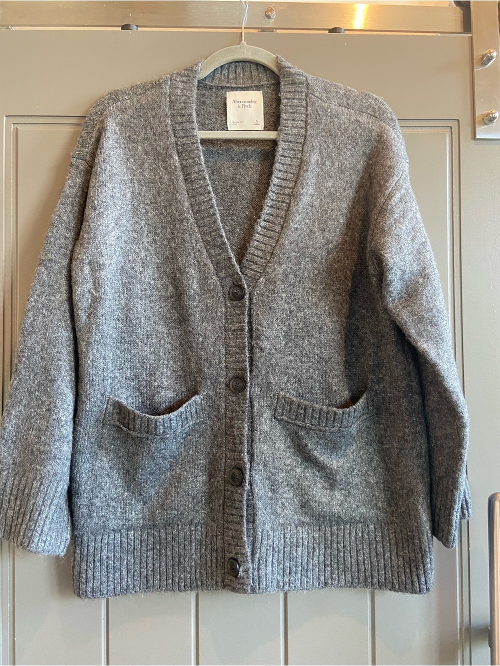 Abercrombie & Fitch Heather Gray Button-Front V-Neck Cardigan